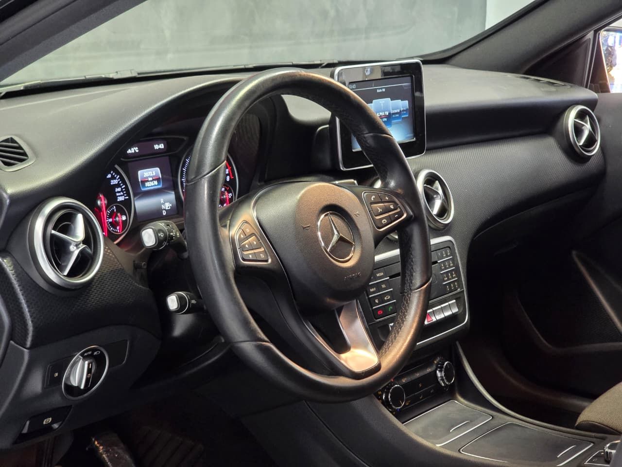 mercedes-benz a200 ff 1.6 turbo at 2016