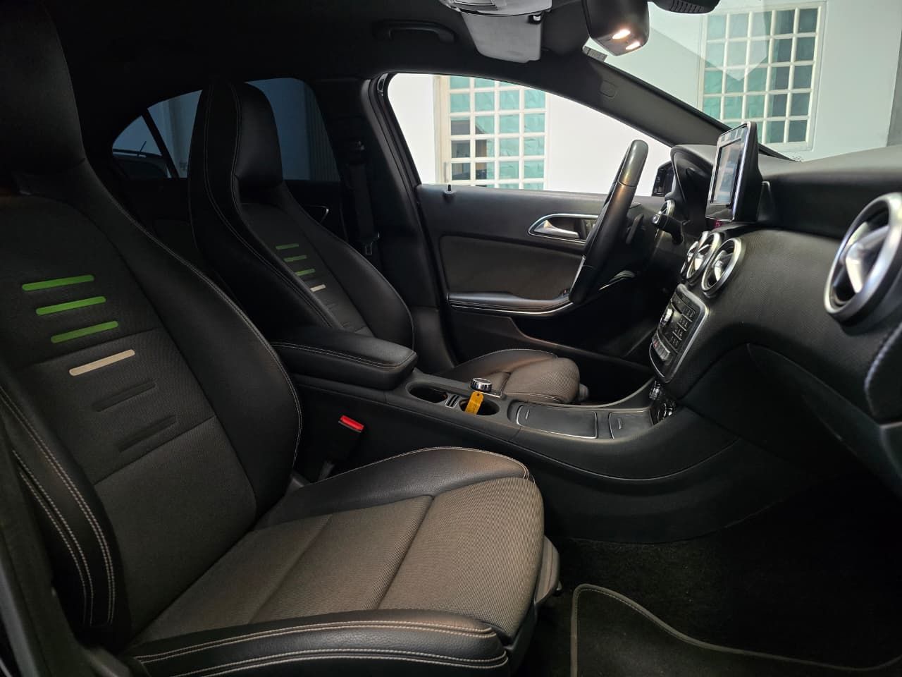 mercedes-benz a200 ff 1.6 turbo at 2016