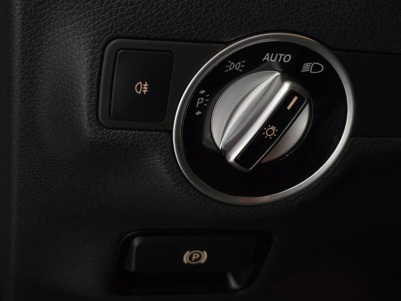 mercedes-benz a200 ff 1.6 turbo at 2016