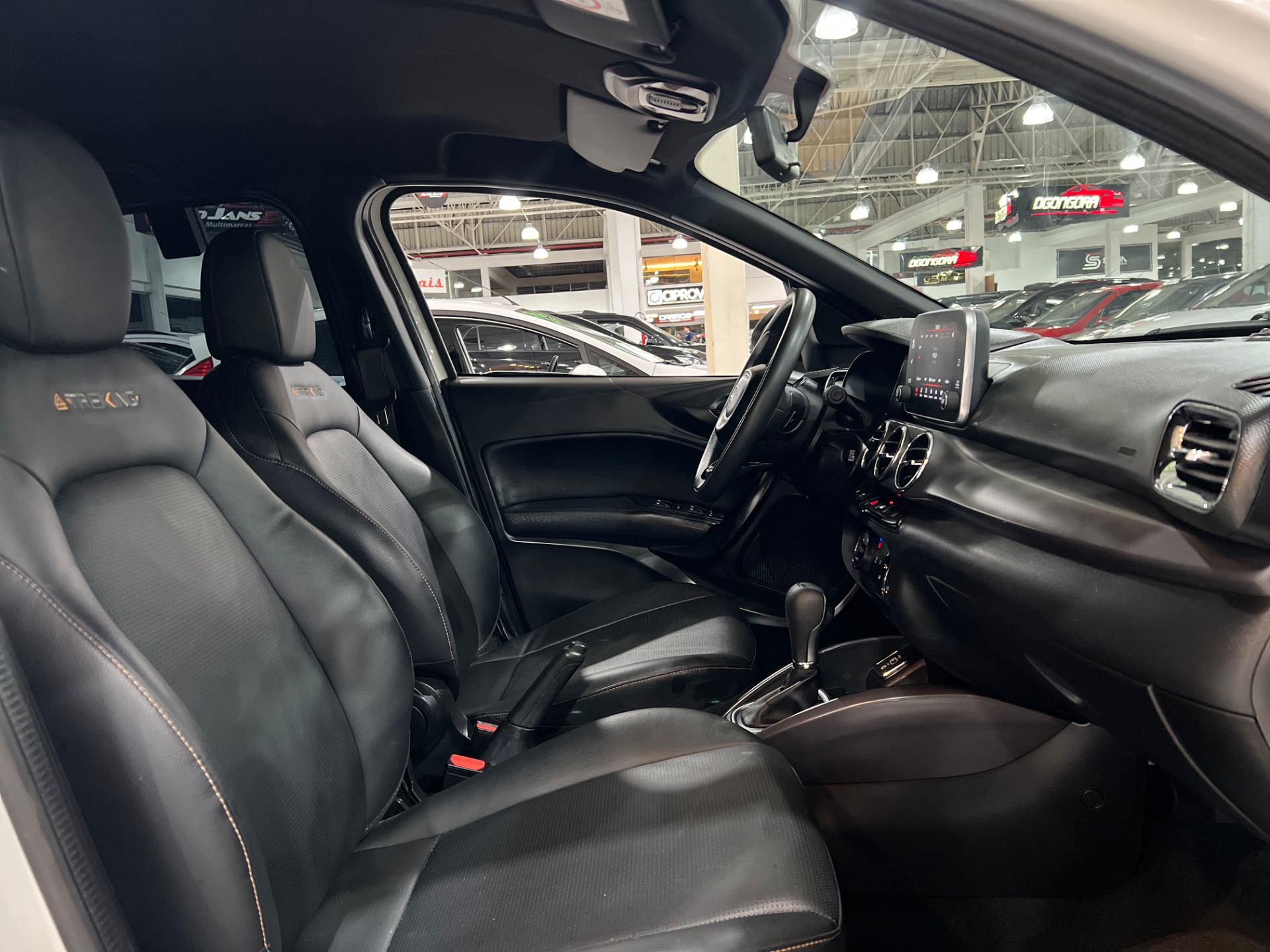 fiat argo trekking 1.3 automatico 2025