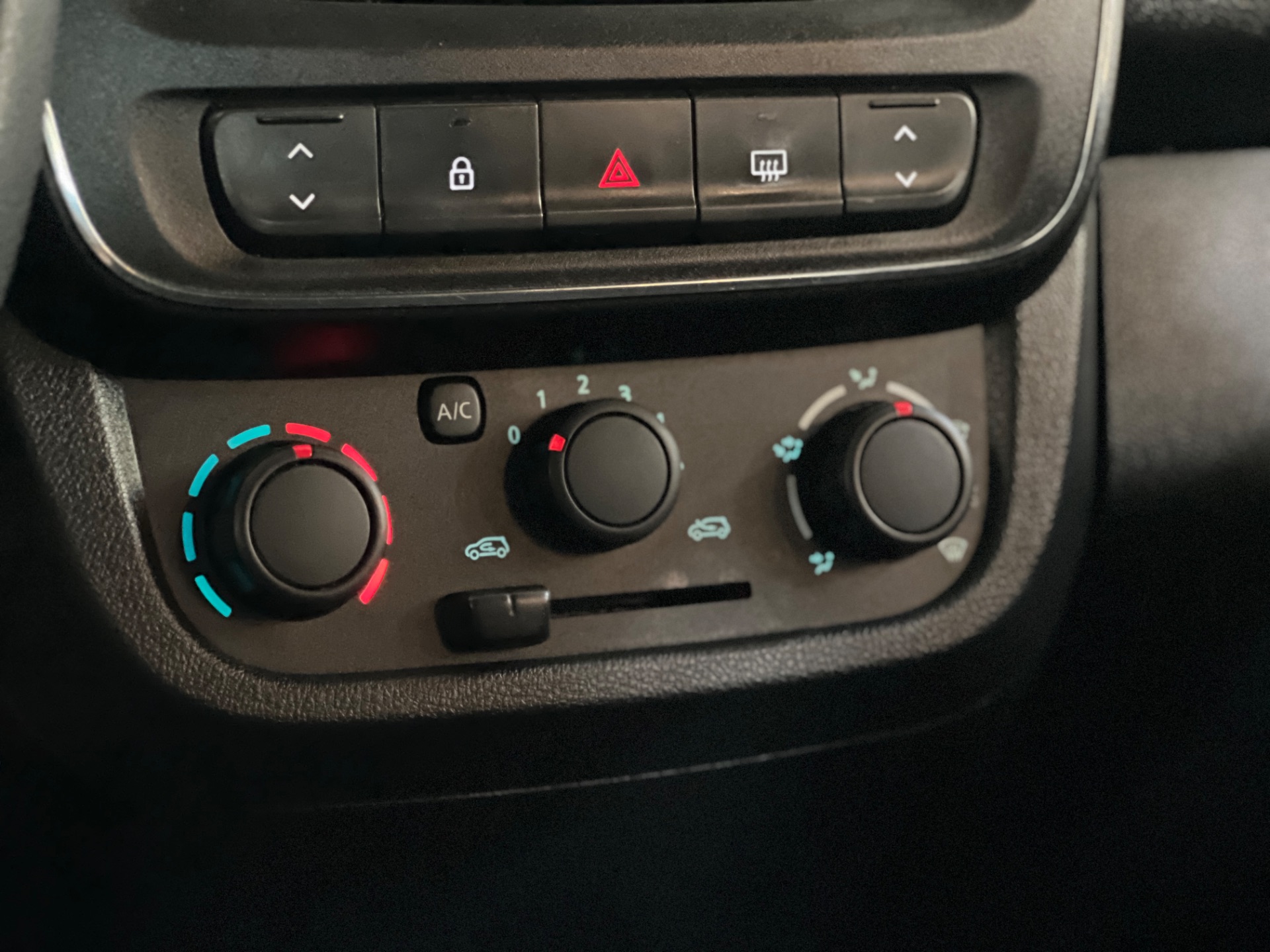 renault kwid zen 2 mt 1.0 completo 2025