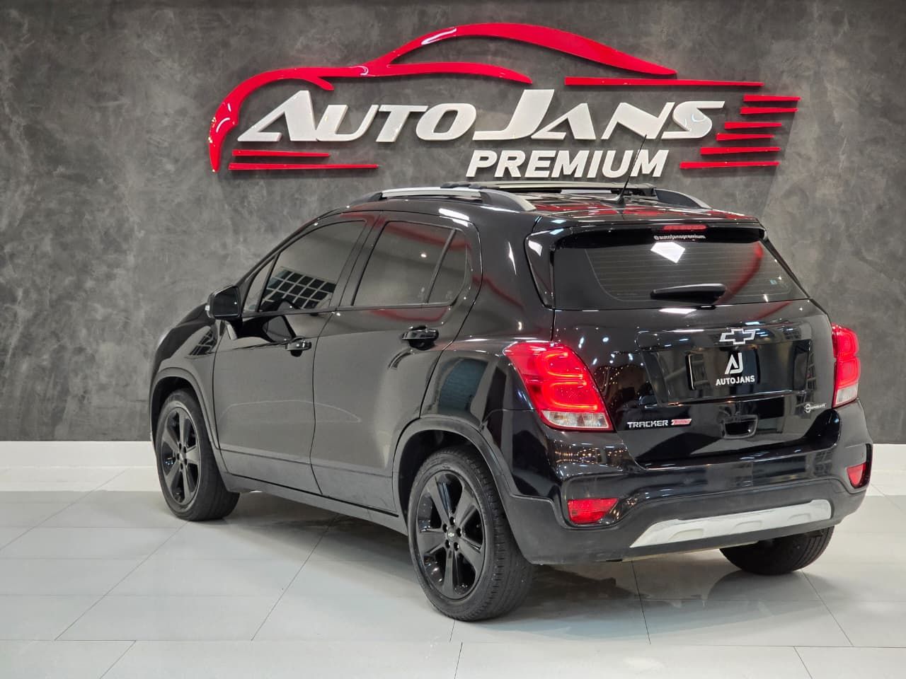 tracker midnight 1.4 turbo at 2019