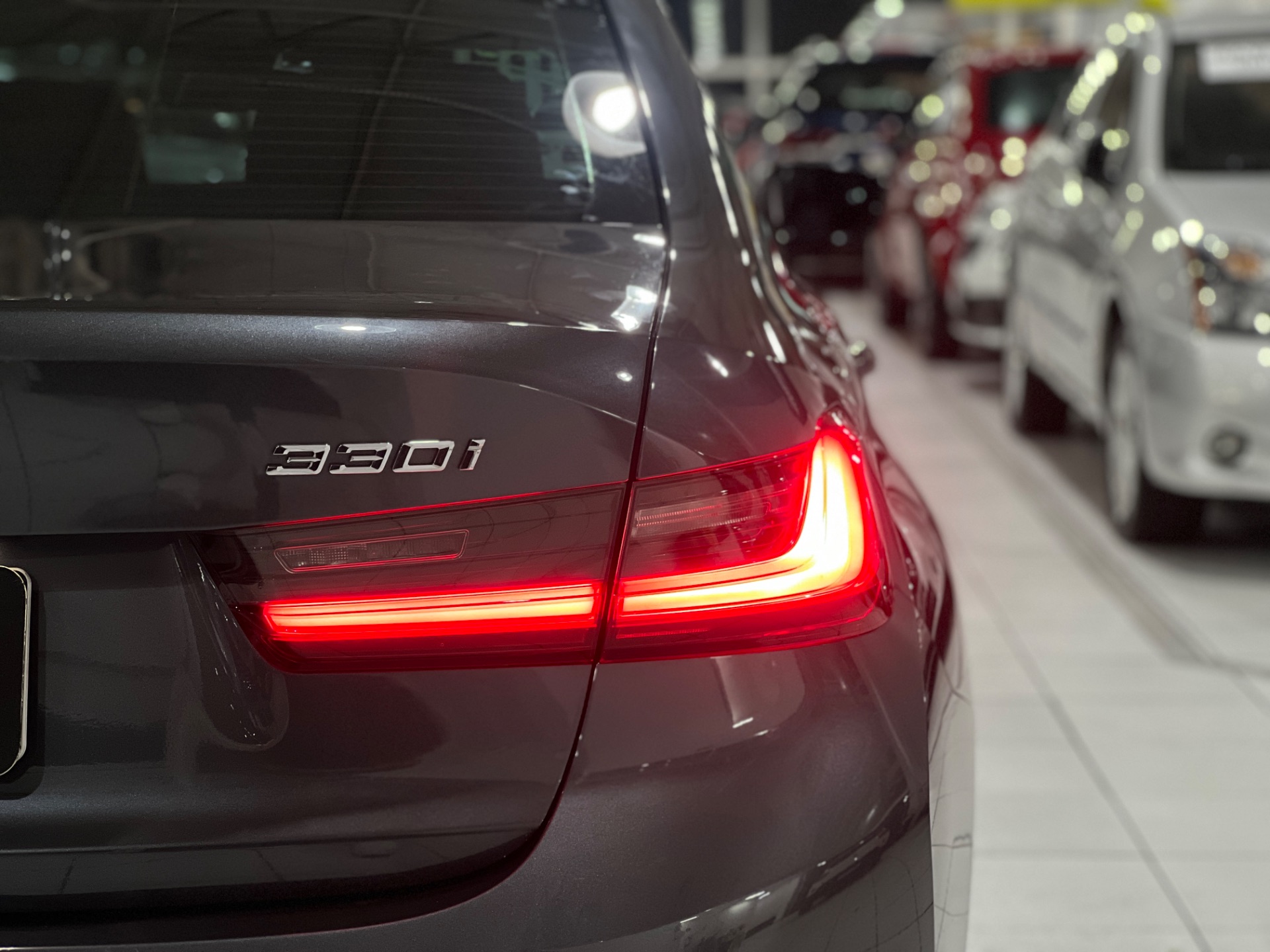 bmw 330i automatica 2.0 com teto solar 2020