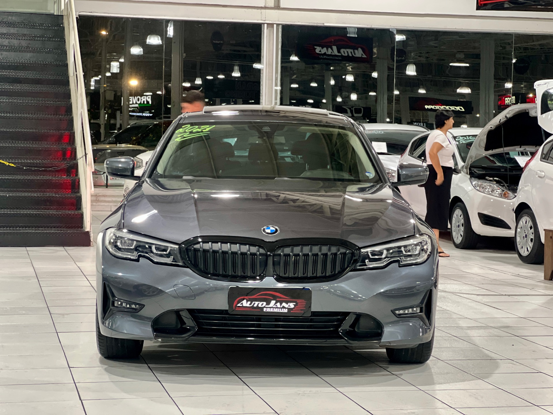 bmw 330i automatica 2.0 com teto solar 2020