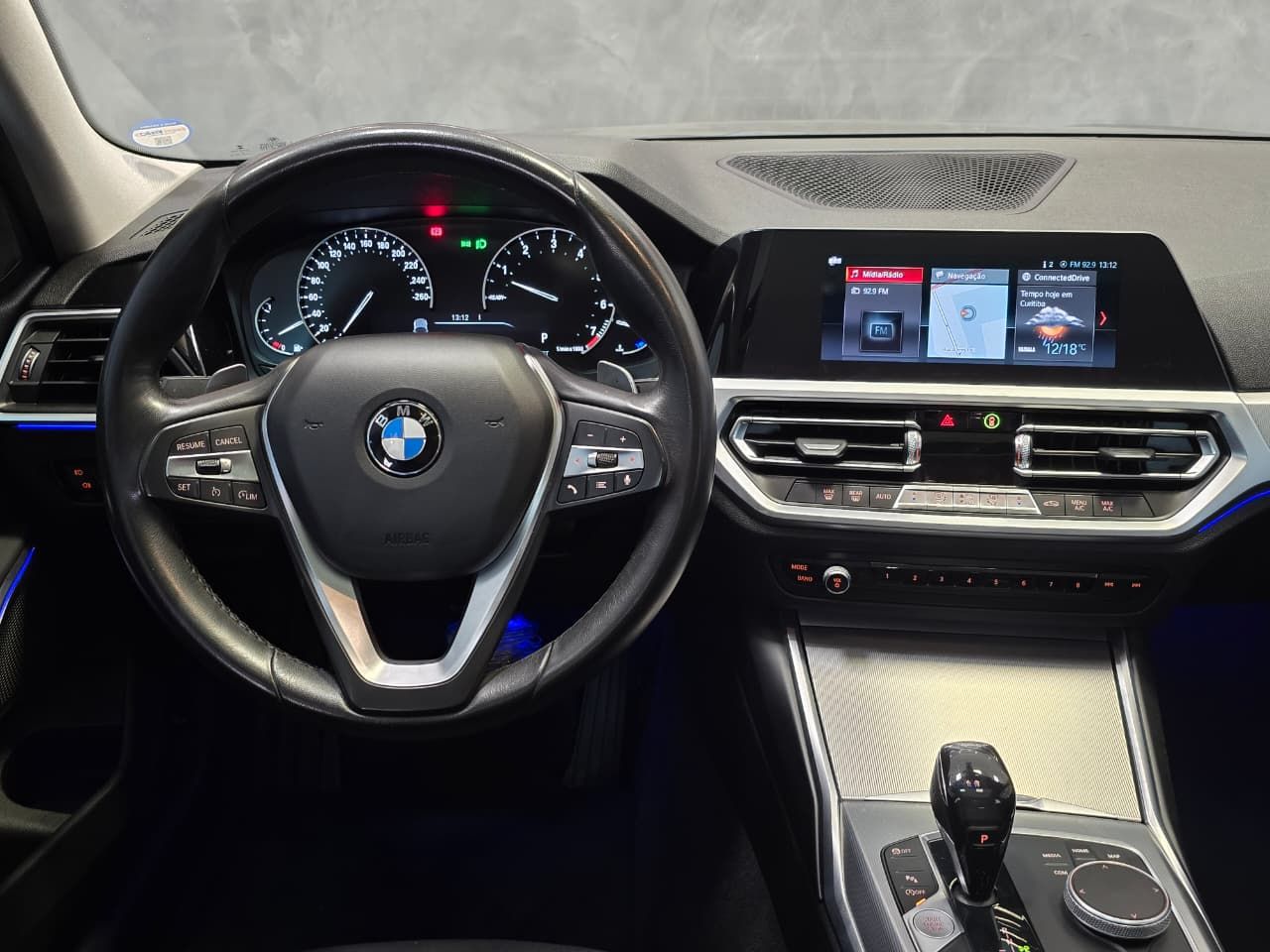 bmw 330i automatica 2.0 com teto solar 2020