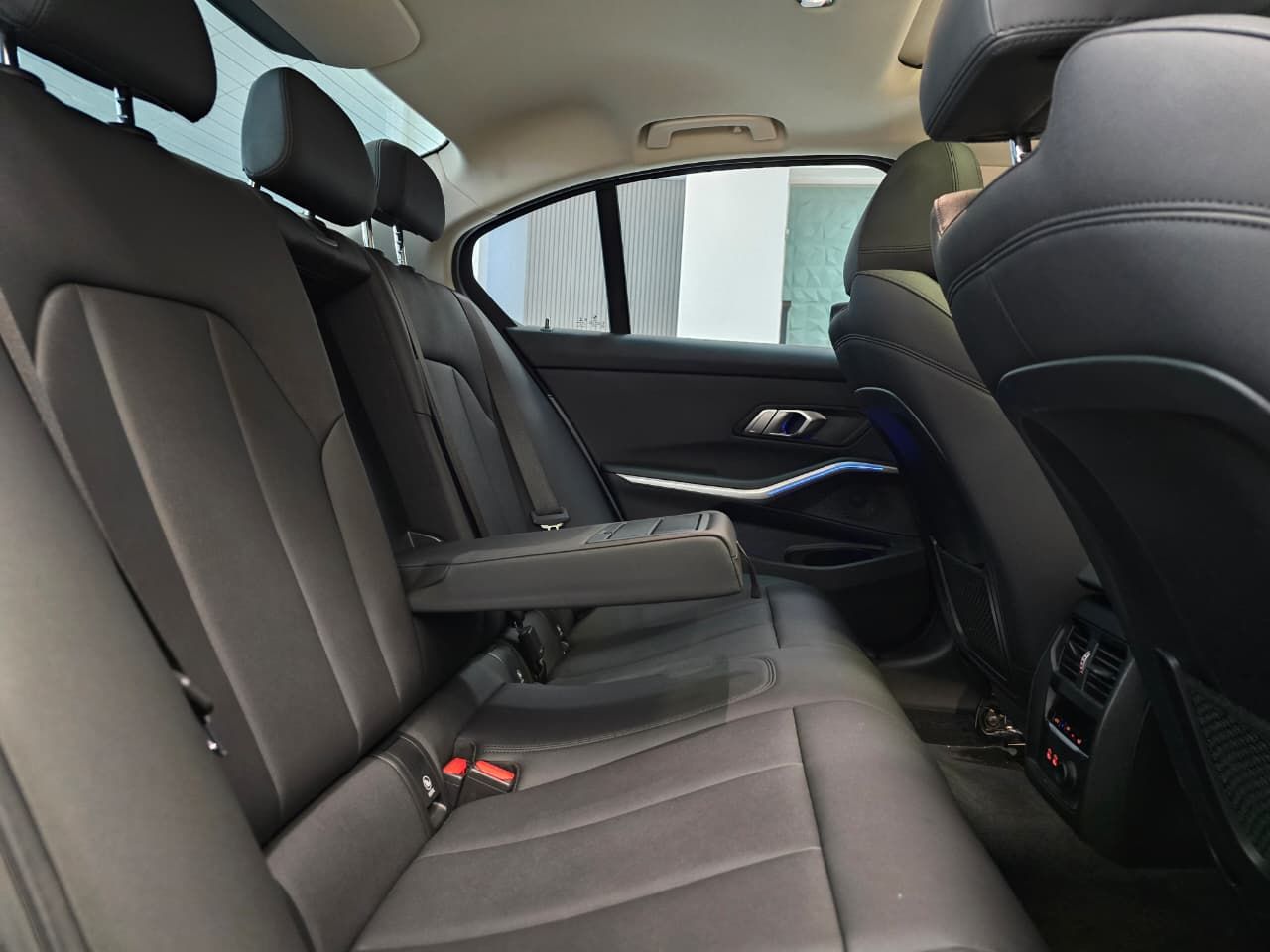 bmw 330i automatica 2.0 com teto solar 2020