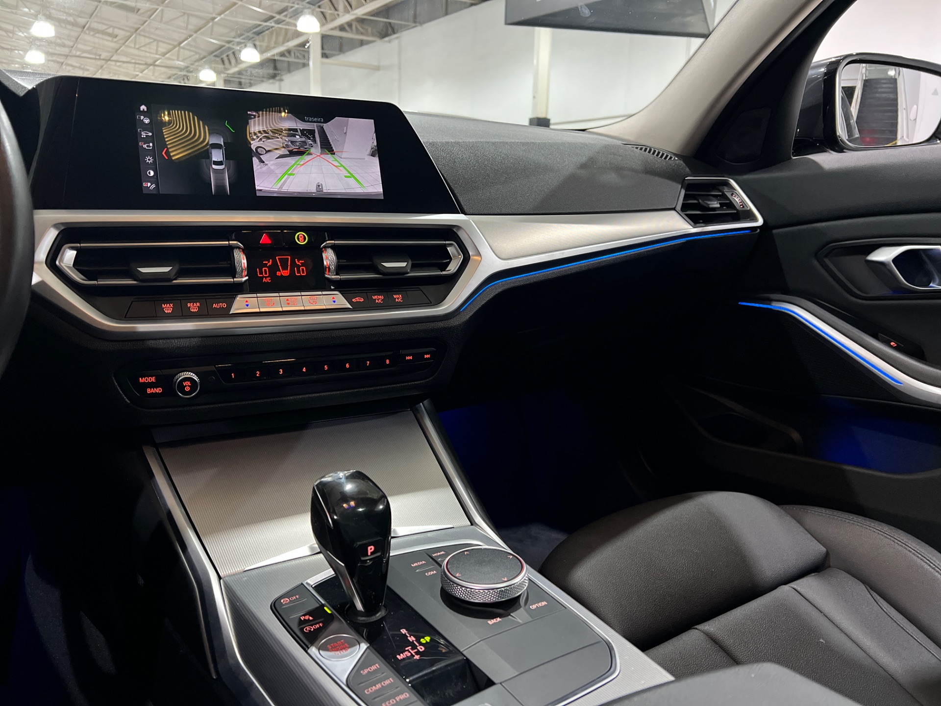 bmw 330i automatica 2.0 com teto solar 2020