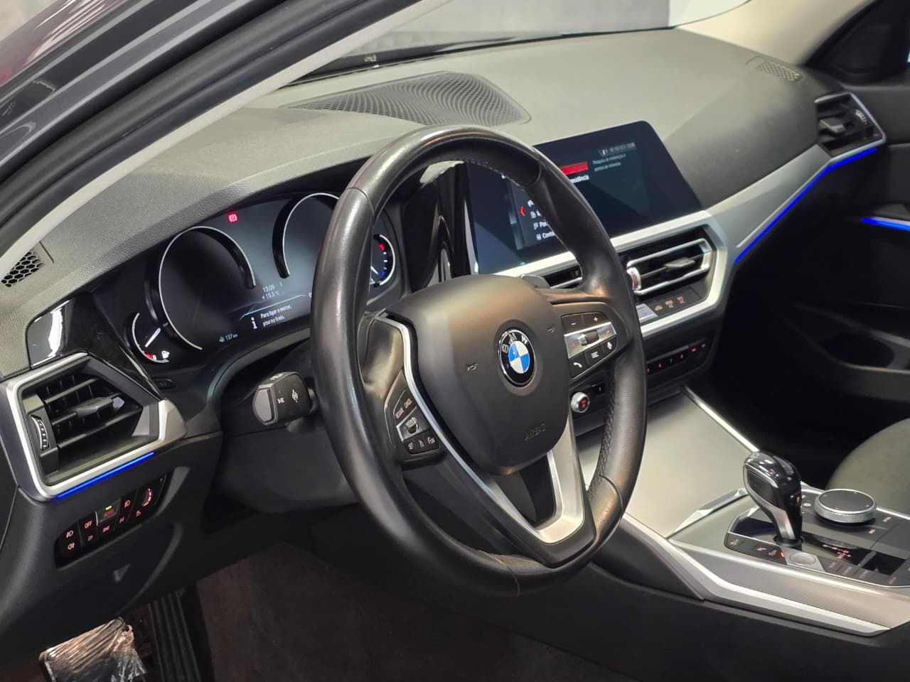 bmw 330i automatica 2.0 com teto solar 2020