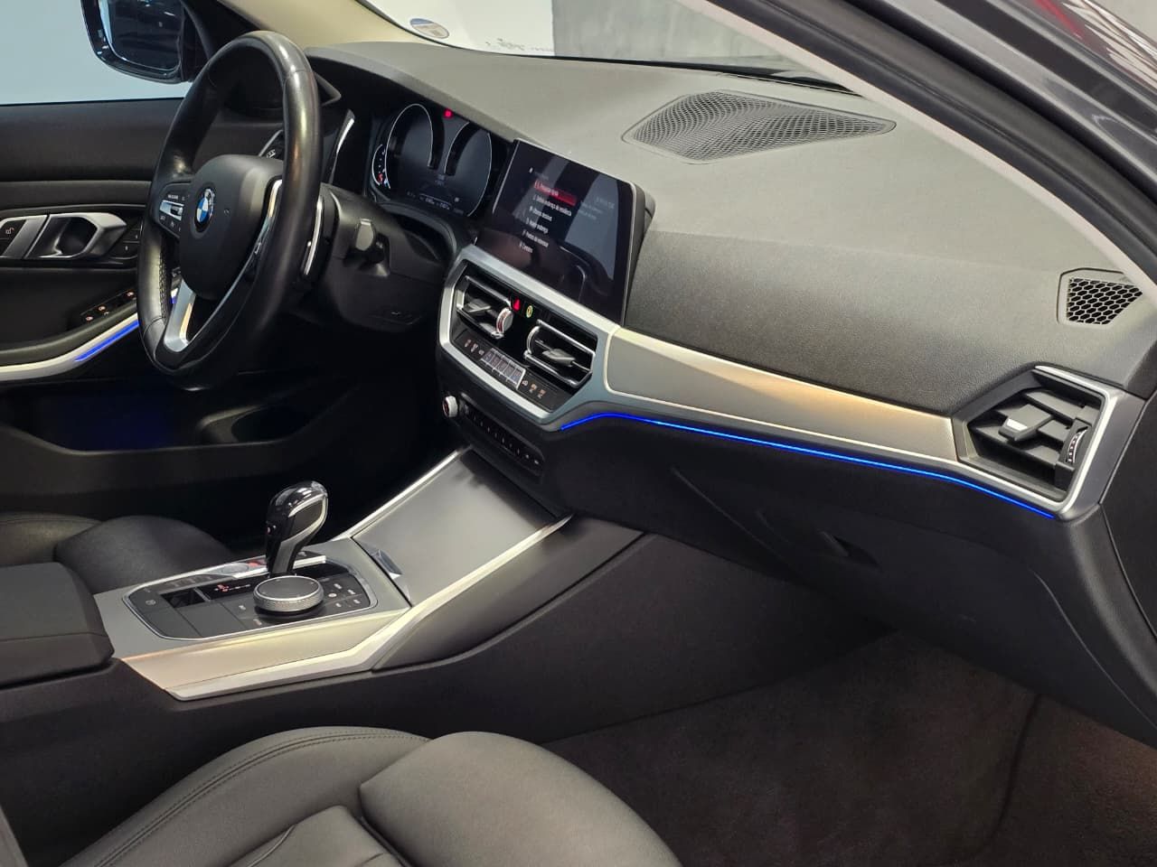 bmw 330i automatica 2.0 com teto solar 2020