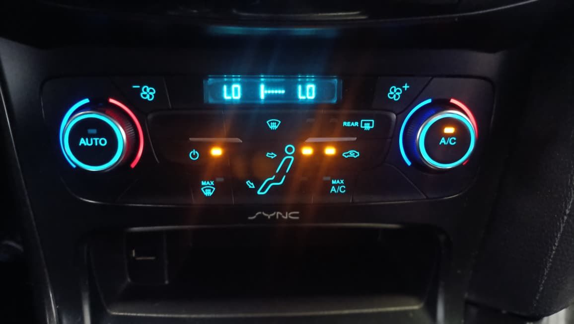 ford focus titanium 2.0 at ano 2016