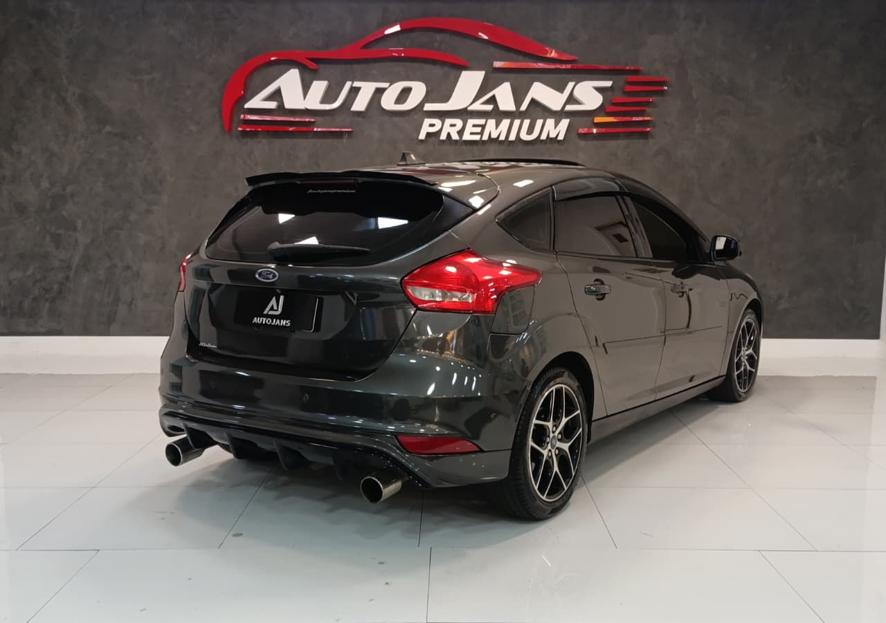 ford focus titanium 2.0 at ano 2016