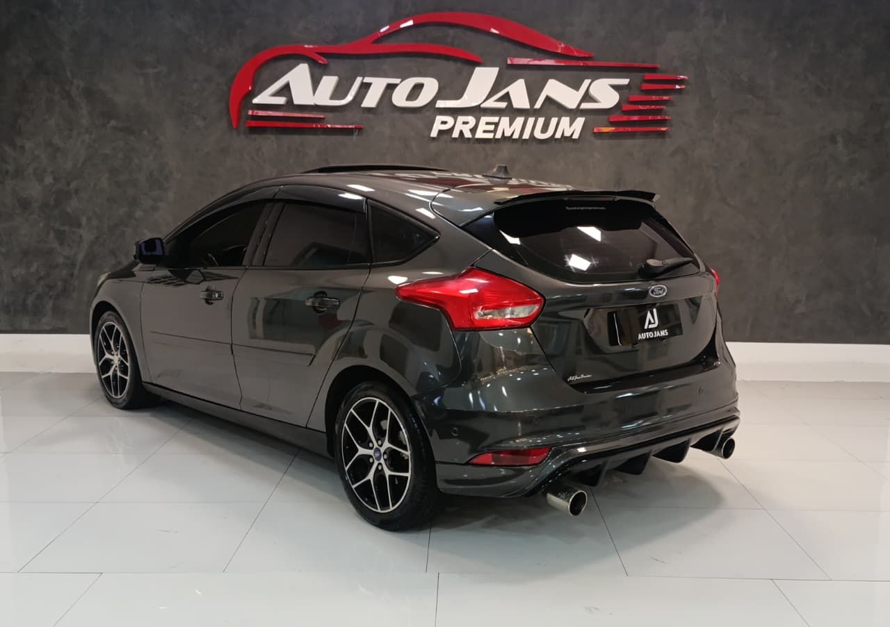 ford focus titanium 2.0 at ano 2016