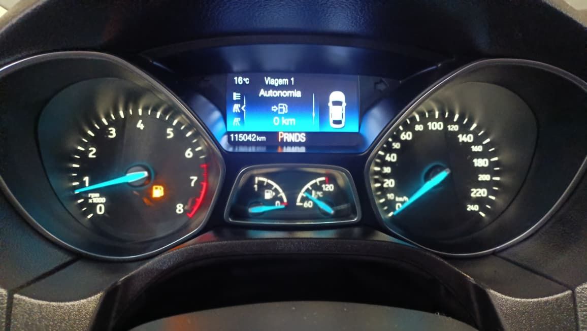 ford focus titanium 2.0 at ano 2016