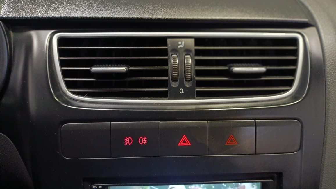 volkswagen spacefox sport.gii 2011