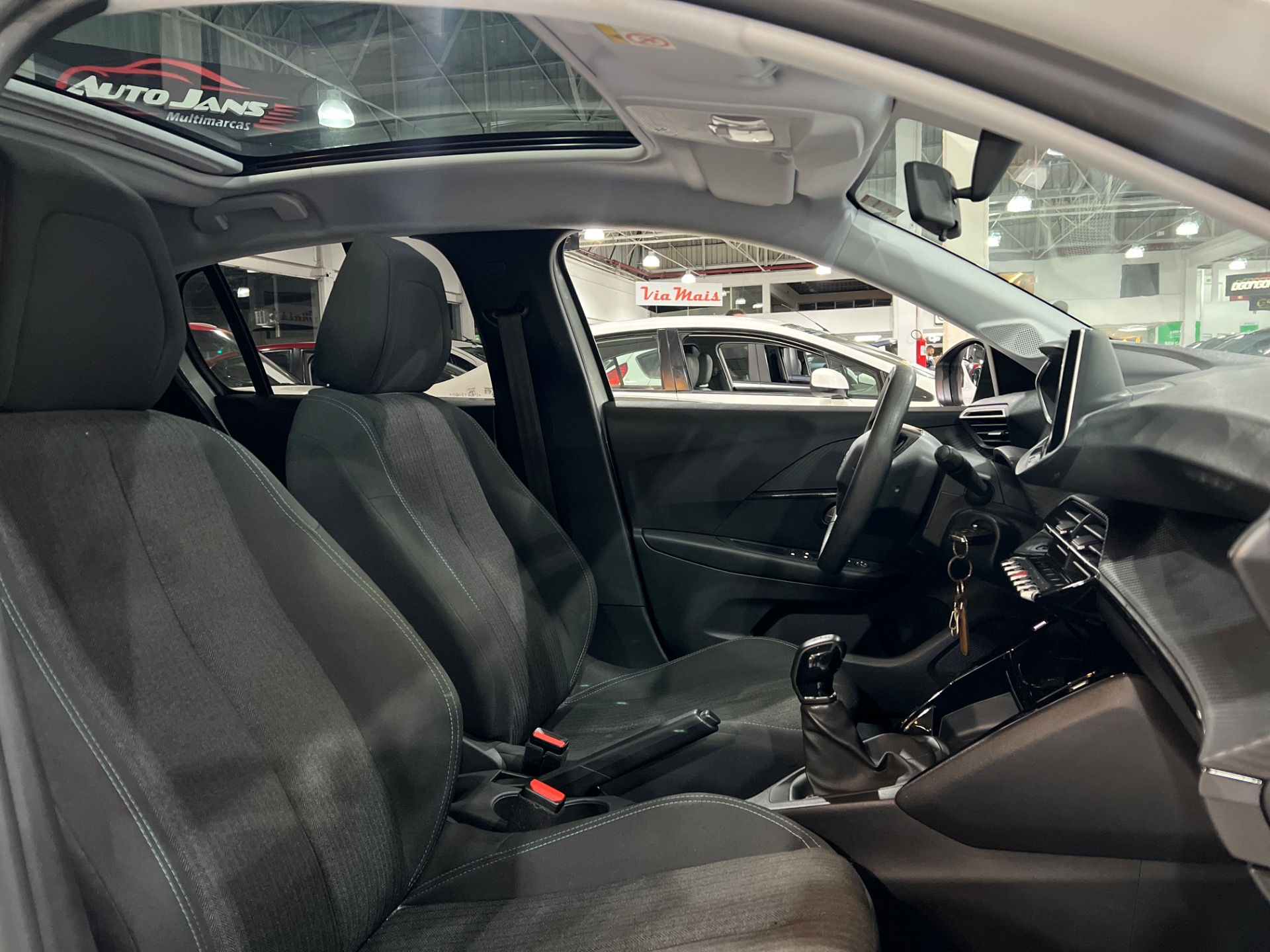 peugeot 208 1.0 style com teto panoramico 2023