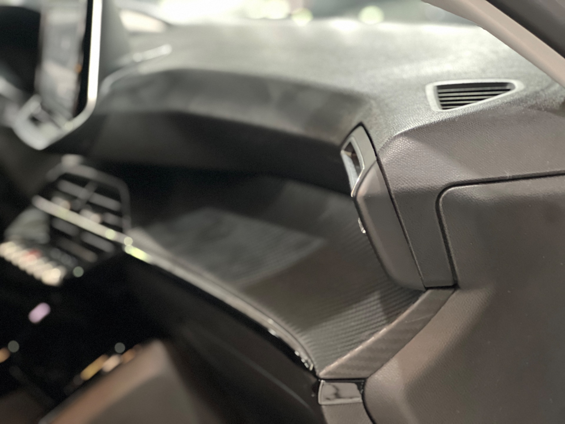 peugeot 208 1.0 style com teto panoramico 2023