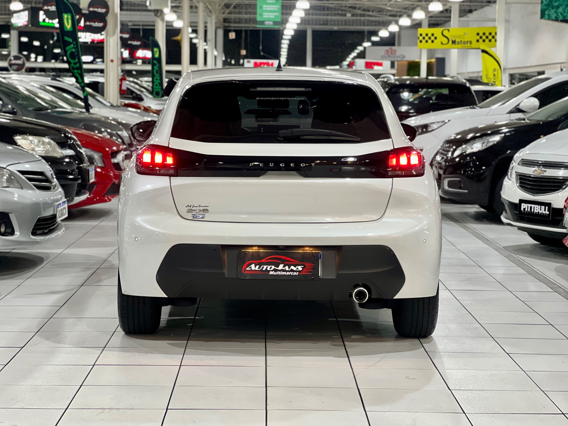 peugeot 208 1.0 style com teto panoramico 2023