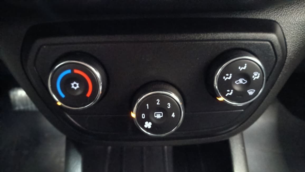 chevrolet spin 18l at premier 2023