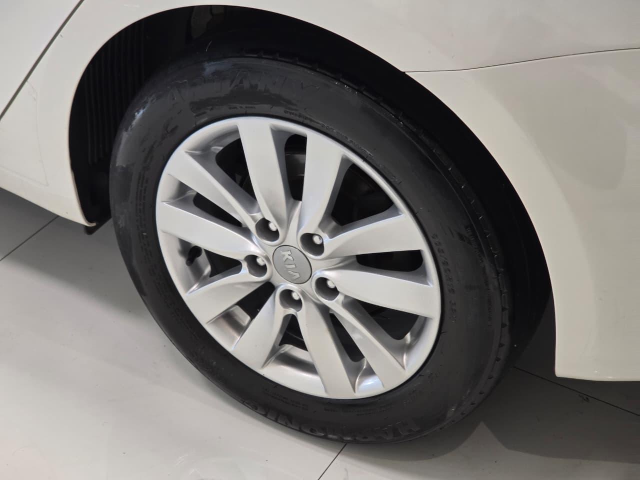 kia cerato 1.6 ano 2014