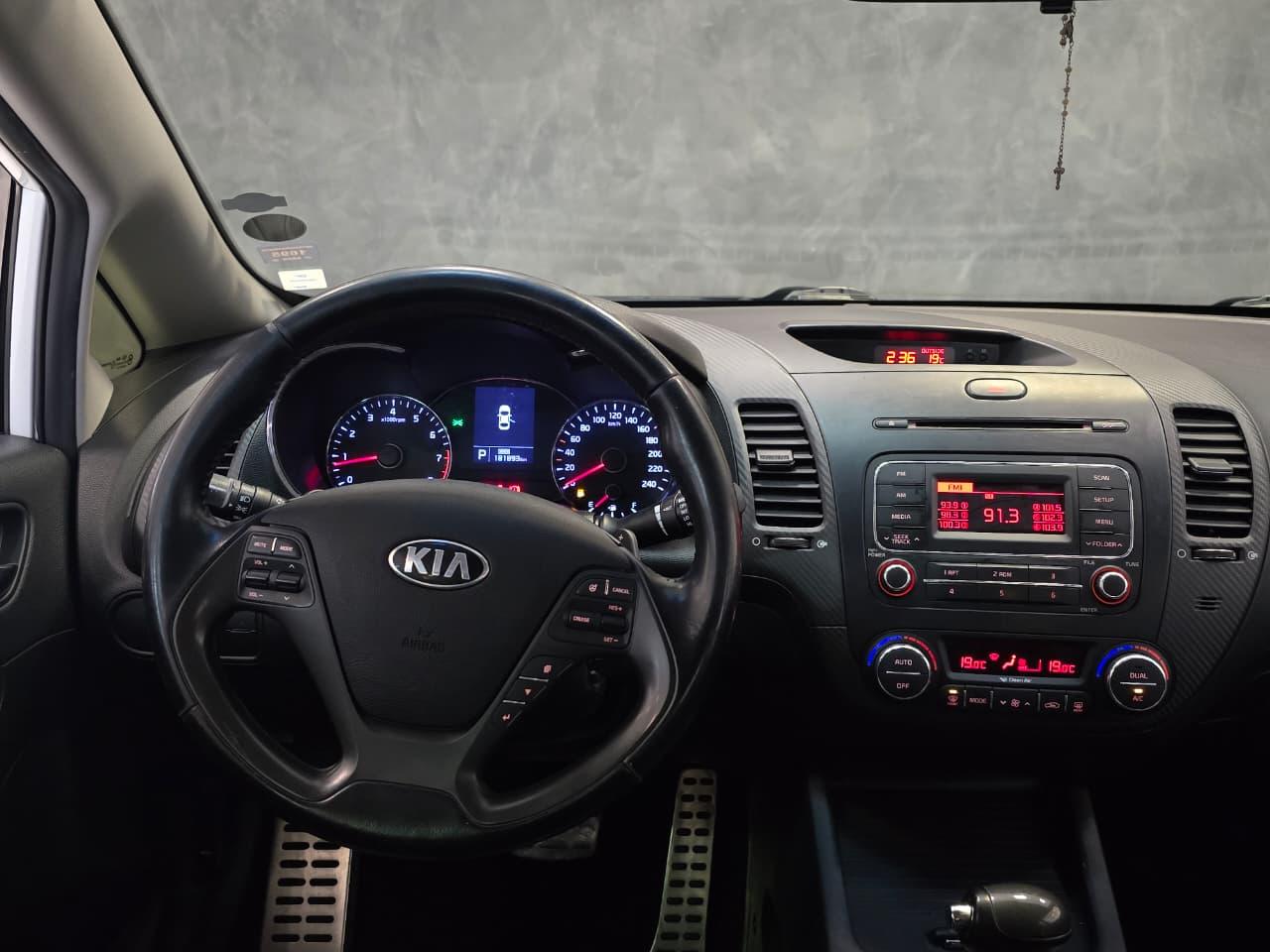 kia cerato 1.6 ano 2014