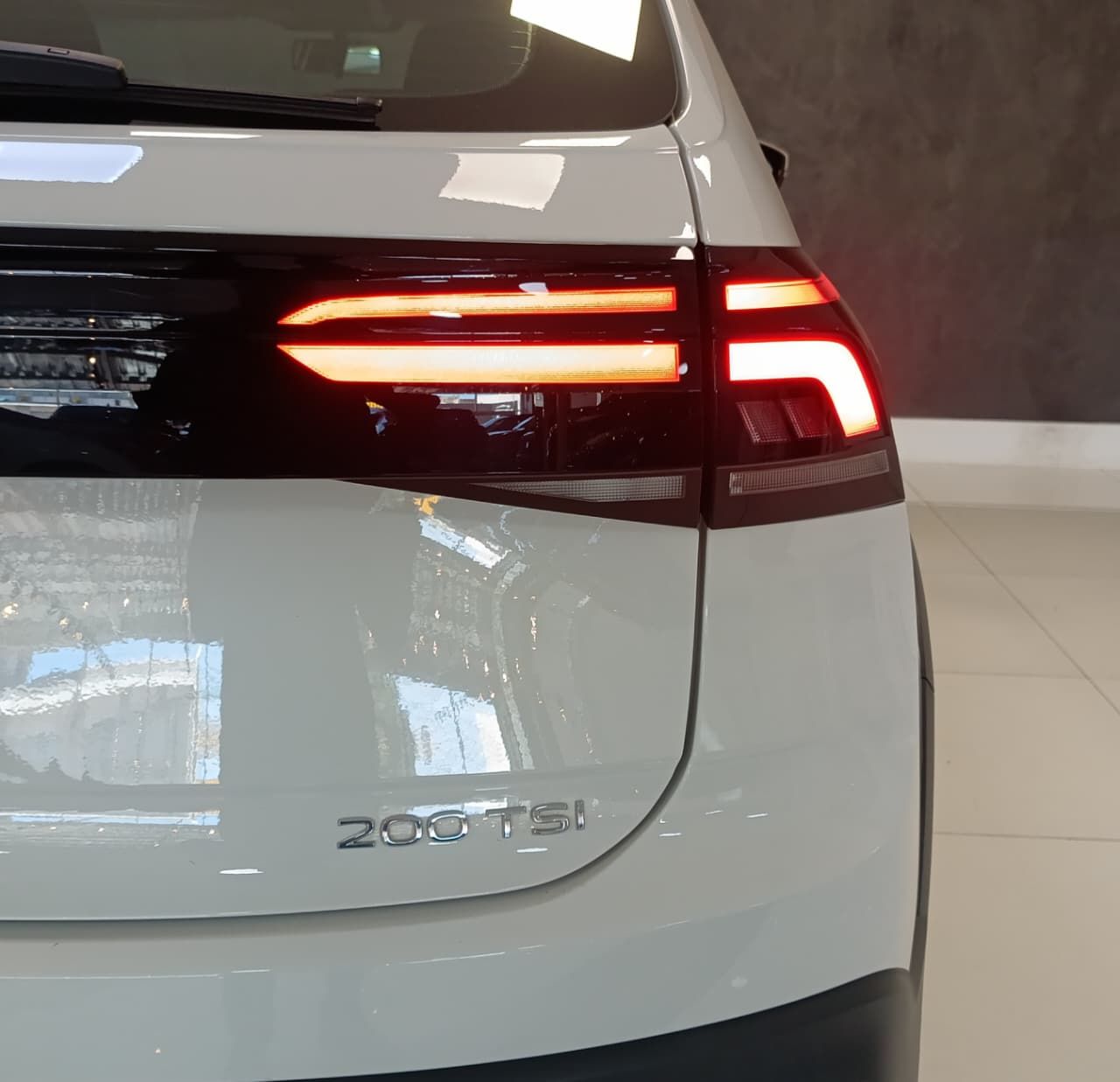 volkswagen nivus comfortline 1.0 tsi ano 2024
