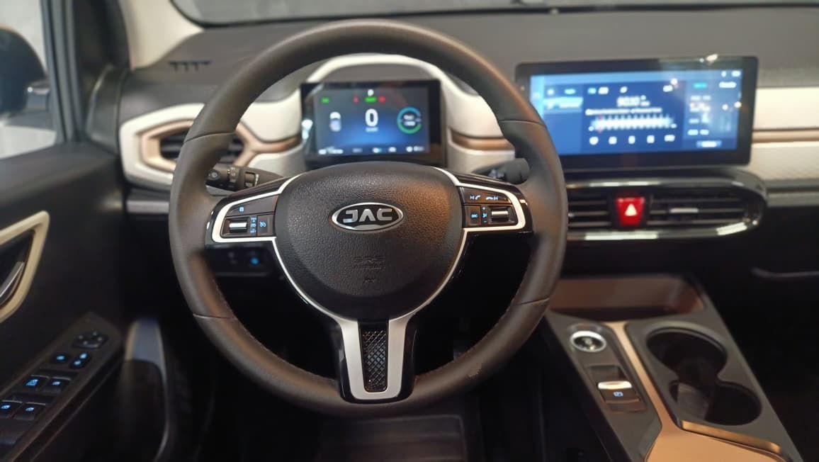 jac e js1 100% eletrico ano 2025