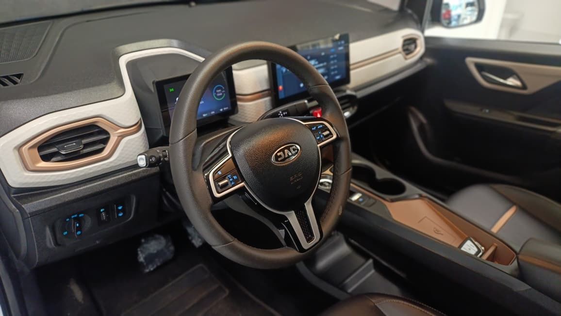 jac e js1 100% eletrico ano 2025