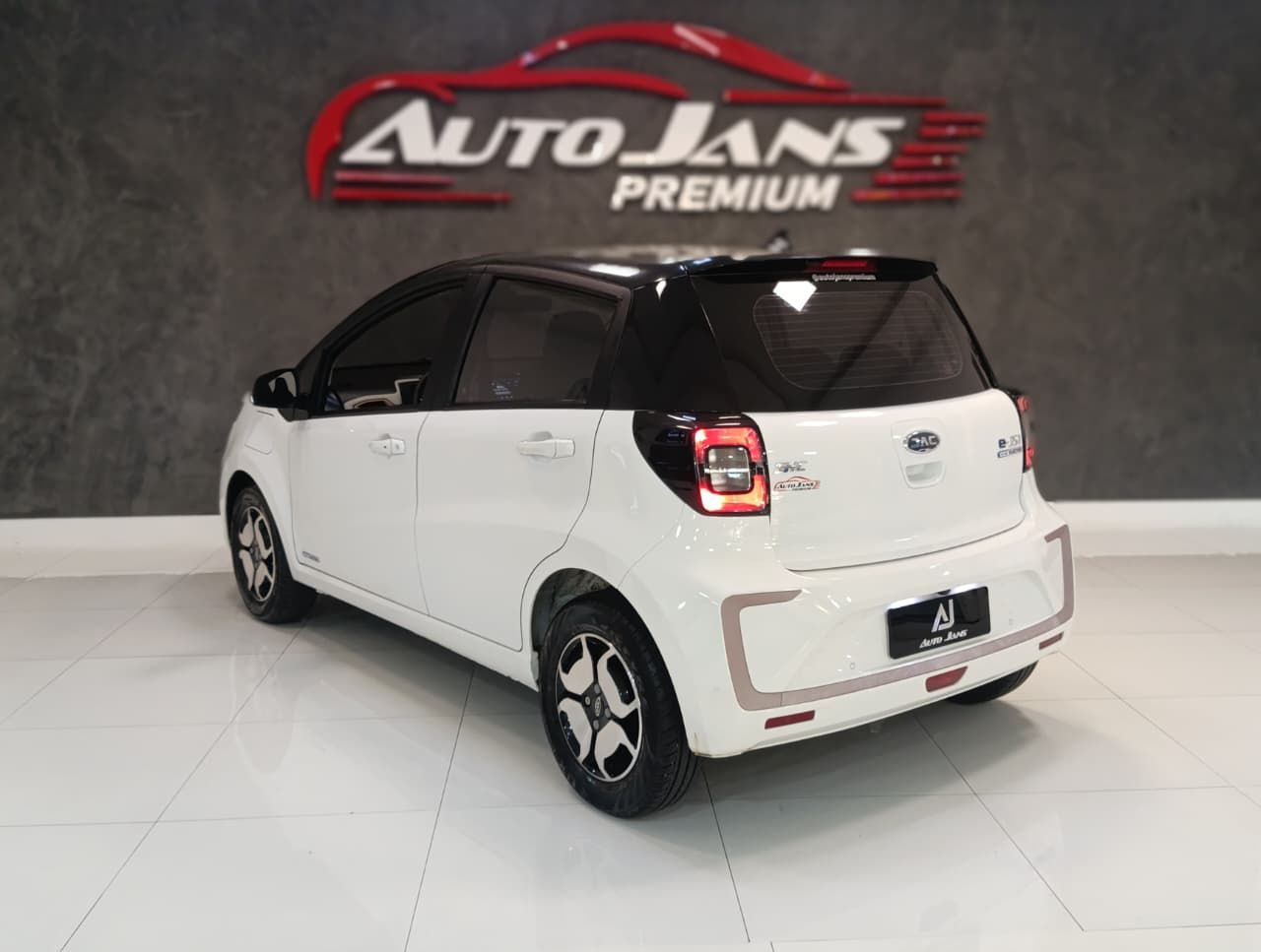 jac e js1 100% eletrico ano 2025