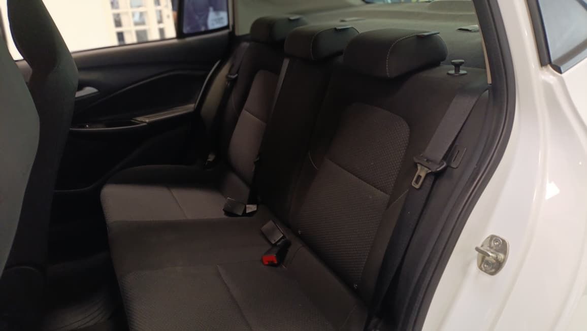 onix sedan plus 1.o lt2 ano 2023