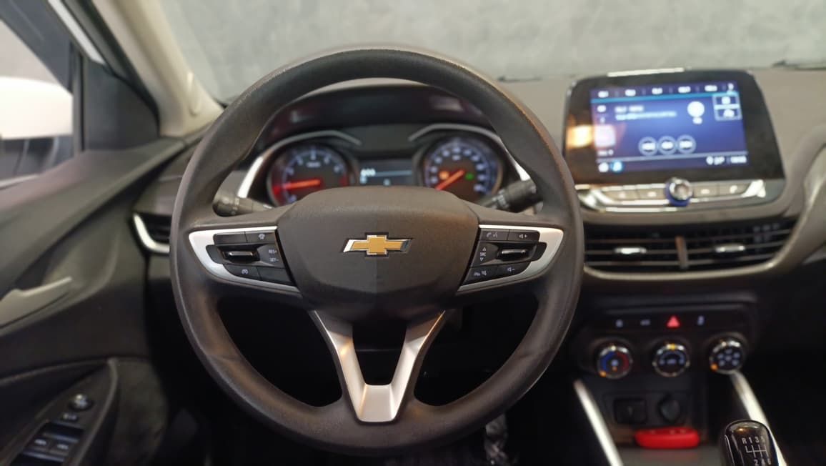 onix sedan plus 1.o lt2 ano 2023