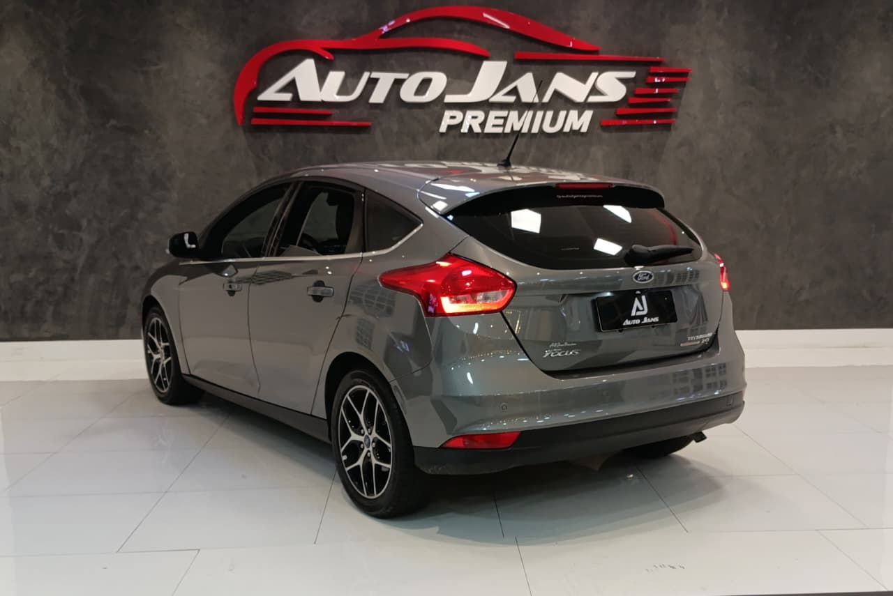 ford focus titanium hatch aut motor 2.0 ano 2016