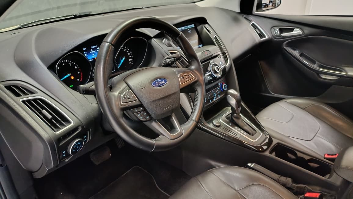 ford focus titanium hatch aut motor 2.0 ano 2016