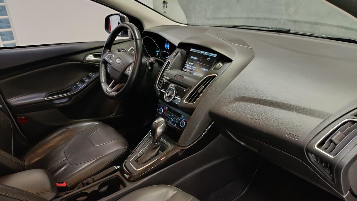 ford focus titanium hatch aut motor 2.0 ano 2016