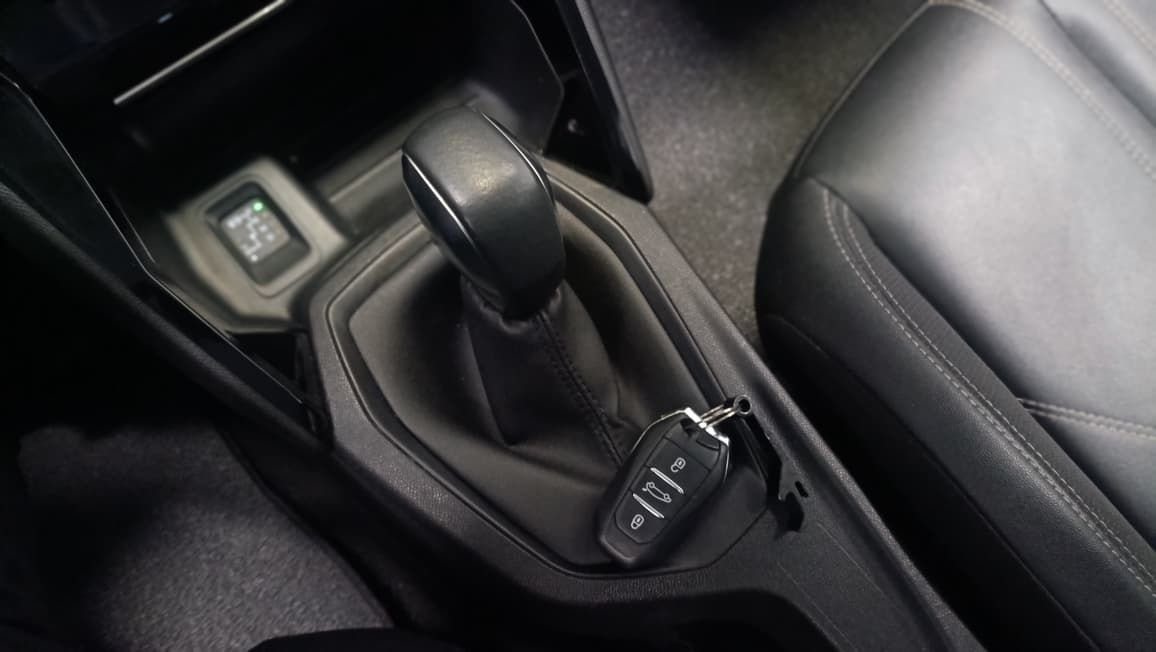 peugeot 208 allure 1.6 aut 2022