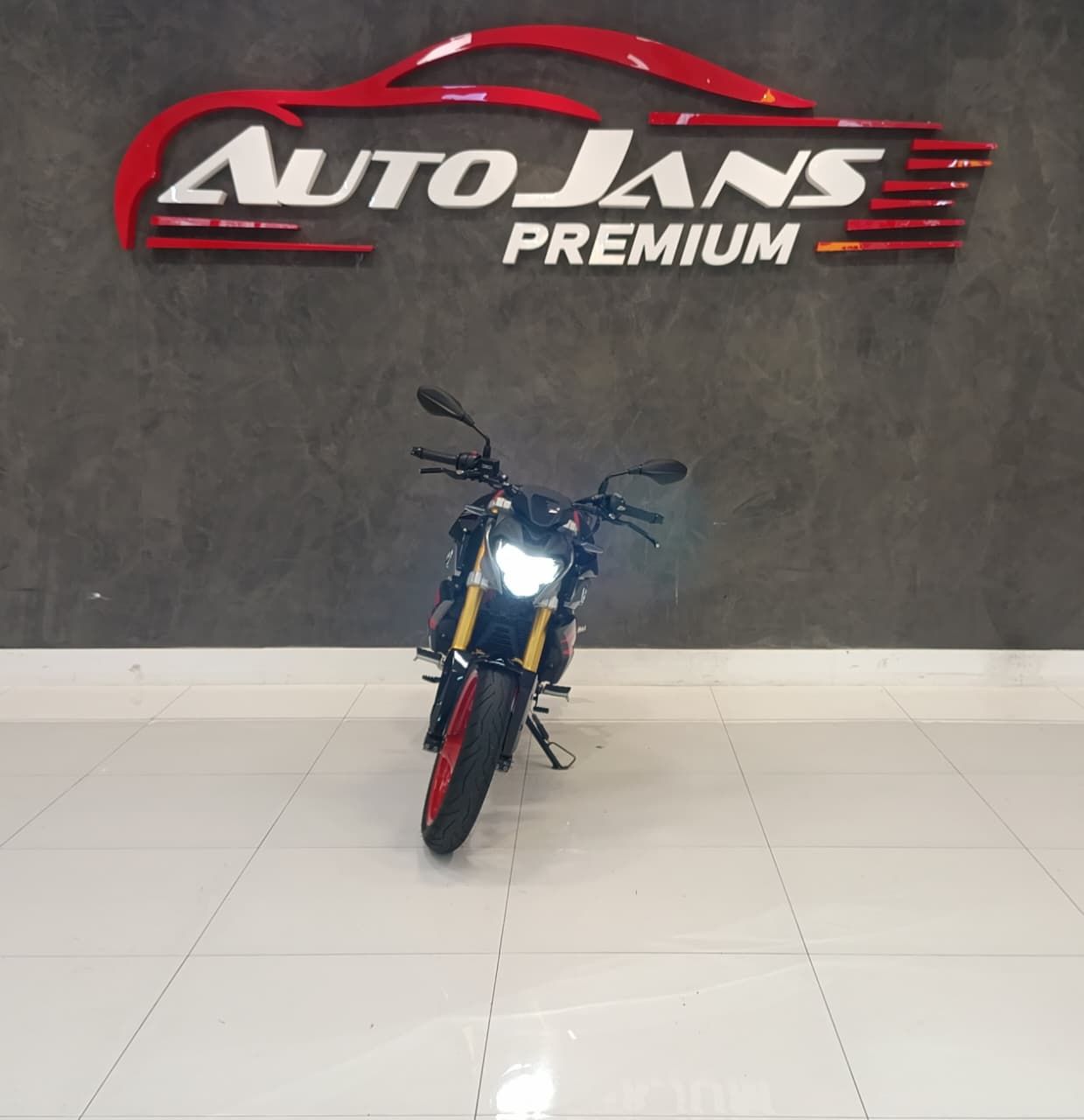 bmw g310 r ano 2025