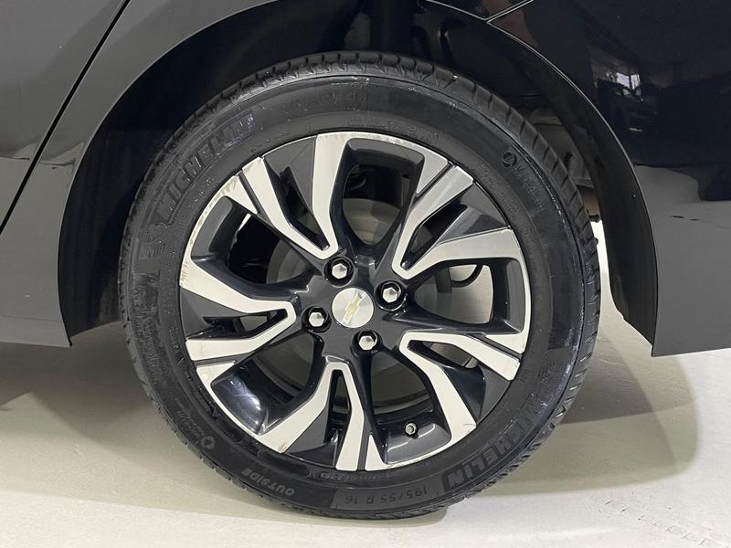 Chevrolet Onix Plus 10tat - foto 12