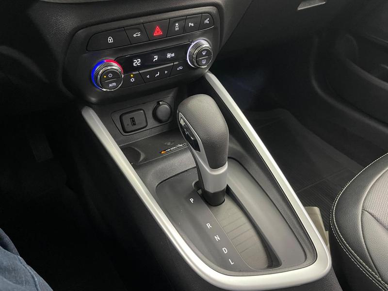 Chevrolet Onix Plus 10tat - foto 13