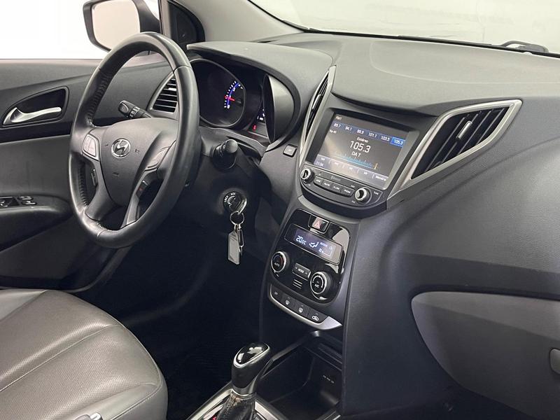 Hyundai HB20S Premium 1.6 Flex 16V Aut. 4P - foto 18