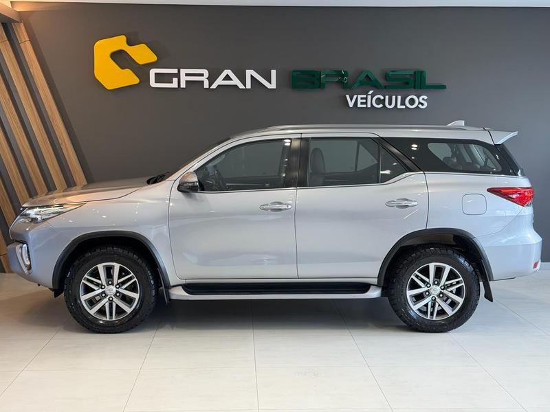 Toyota SW4 28 Srx 4X4 7 Lugares - foto 5
