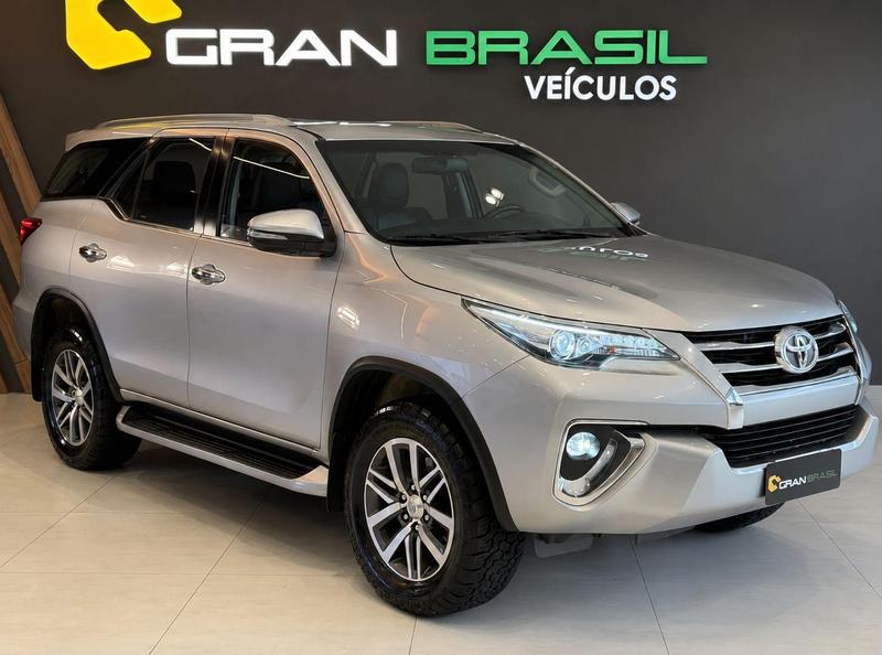 Toyota SW4 28 Srx 4X4 7 Lugares - foto 3