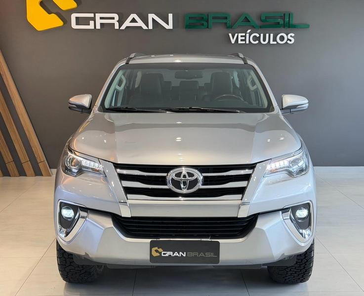 Toyota SW4 28 Srx 4X4 7 Lugares - foto 2