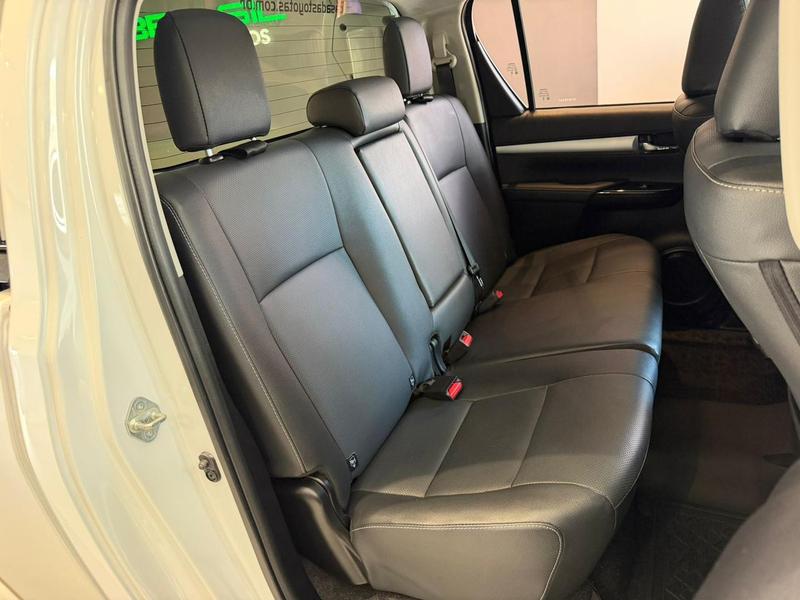 Toyota Hilux Cd Srx Plus 4X4 2.8 TDI Die. Aut. - foto 15