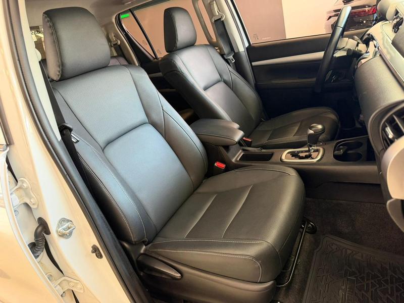 Toyota Hilux Cd Srx Plus 4X4 2.8 TDI Die. Aut. - foto 14