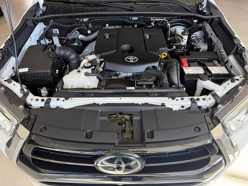 Toyota Hilux Cd Srx Plus 4X4 2.8 TDI Die. Aut. - foto 18