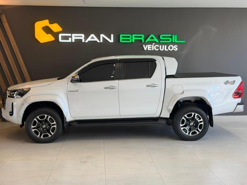 Toyota Hilux Cd Srx Plus 4X4 2.8 TDI Die. Aut. - foto 4