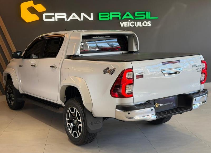 Toyota Hilux Cd Srx Plus 4X4 2.8 TDI Die. Aut. - foto 8