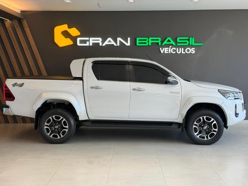 Toyota Hilux Cd Srx Plus 4X4 2.8 TDI Die. Aut. - foto 5