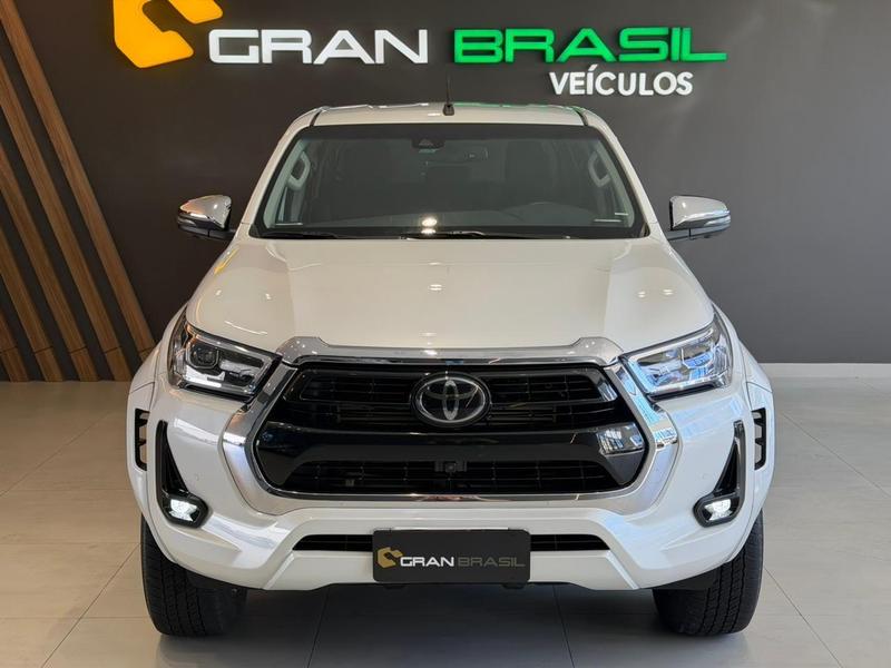 Toyota Hilux Cd Srx Plus 4X4 2.8 TDI Die. Aut. - foto 2