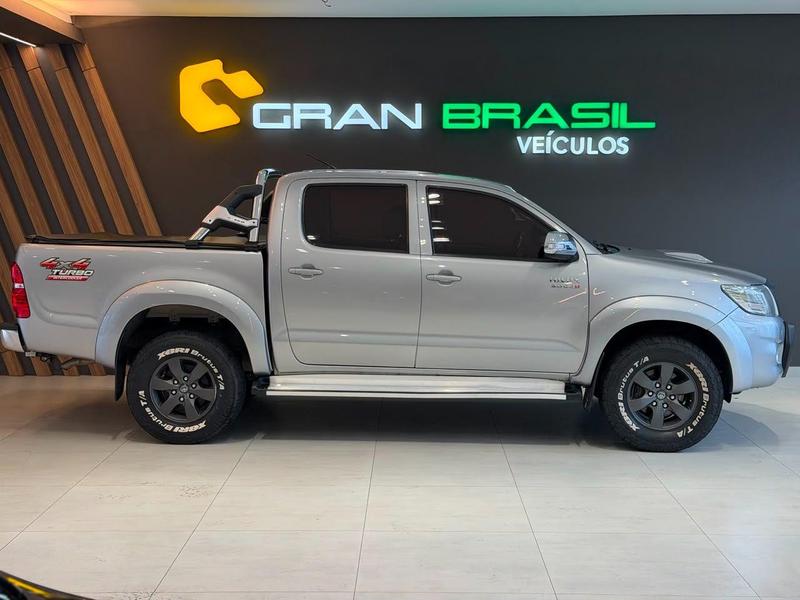 Toyota Hilux Cd Srv D4 D 4X4 3.0 TDI Diesel Automático - foto 4