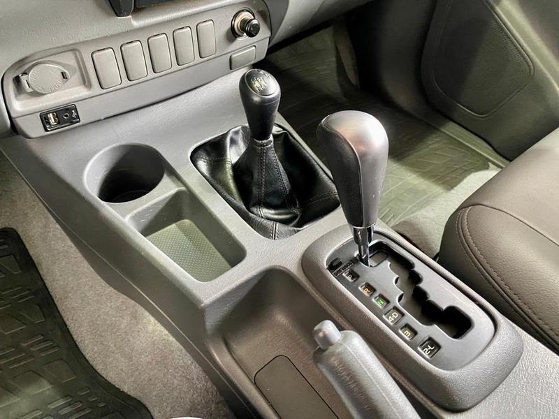 Toyota Hilux Cd Srv D4 D 4X4 3.0 TDI Diesel Automático - foto 11